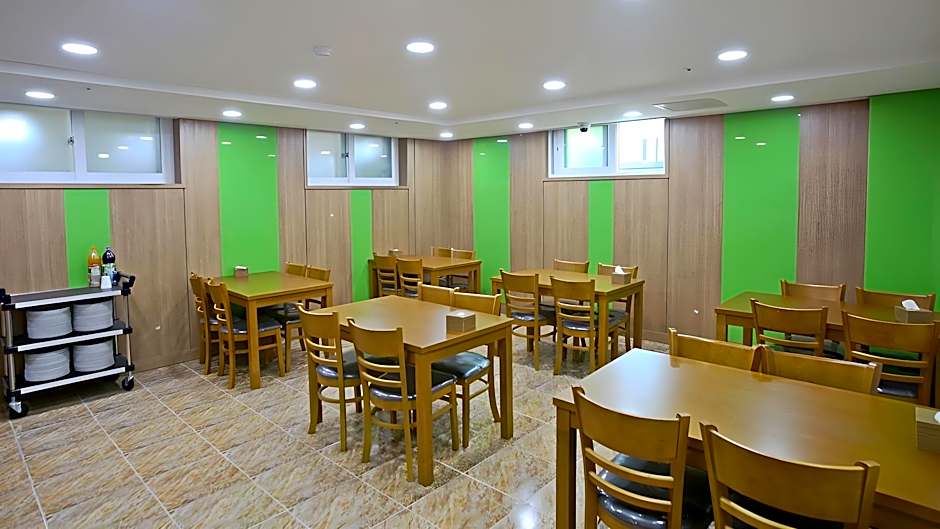 Champion Hotel
