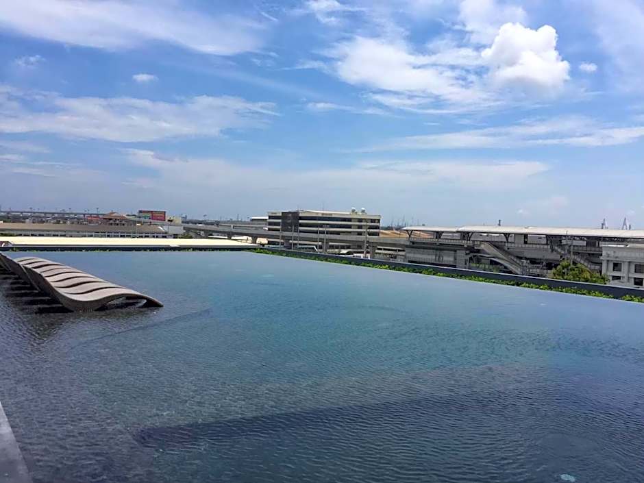 New condominium on Sukhumvit Road "Pu Chao" Bts station