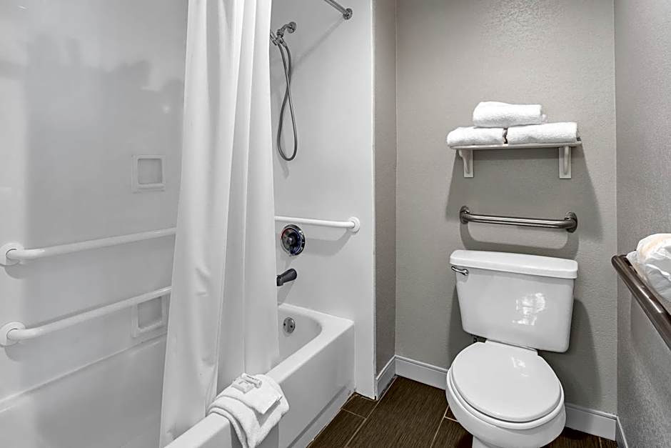La Quinta Inn & Suites by Wyndham Cleveland Independence
