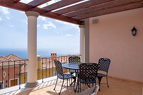 T2 Bedroom With Sea View