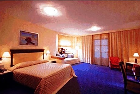Double or Twin Room with Sea View