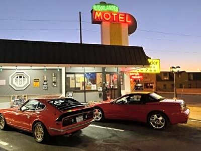 Highlander Motel