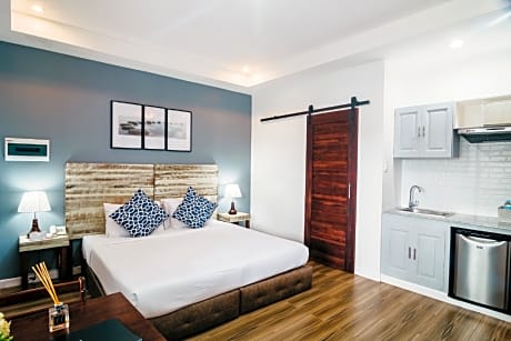 Deluxe Studio Garden View