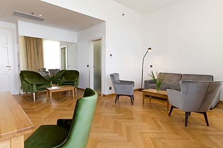 Premium Suite with Sea View and Balcony