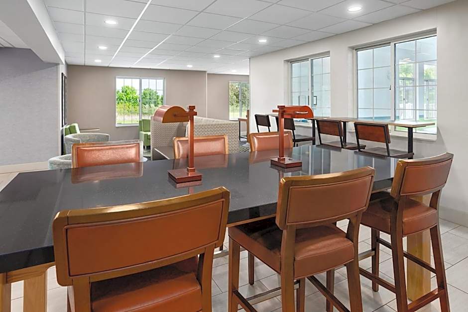 Holiday Inn Express Hotel & Suites Acme-Traverse City By IHG