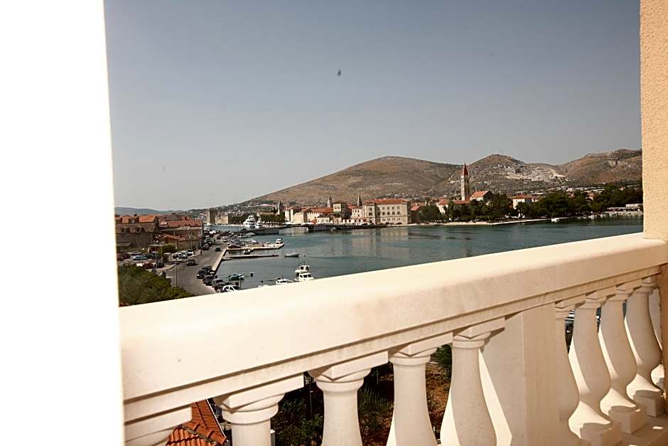 Hotel Trogir Palace