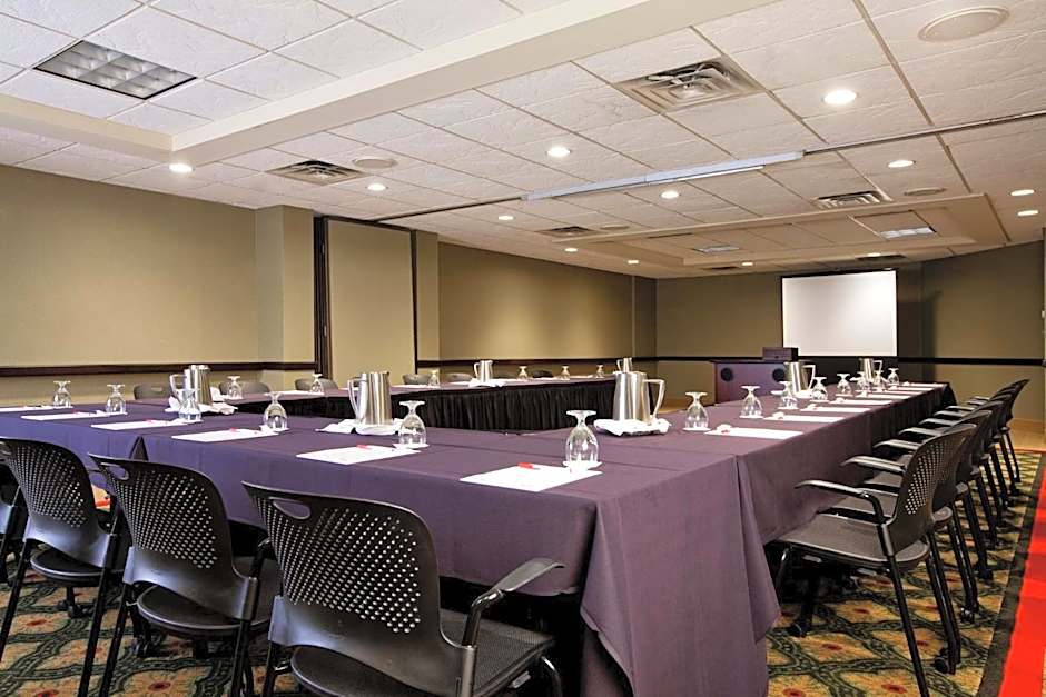 Crowne Plaza Indianapolis-Airport By IHG