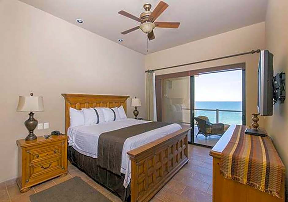 3 Br CONDO AVAILABLE IN LAS PALOMAS SANDY BEACH