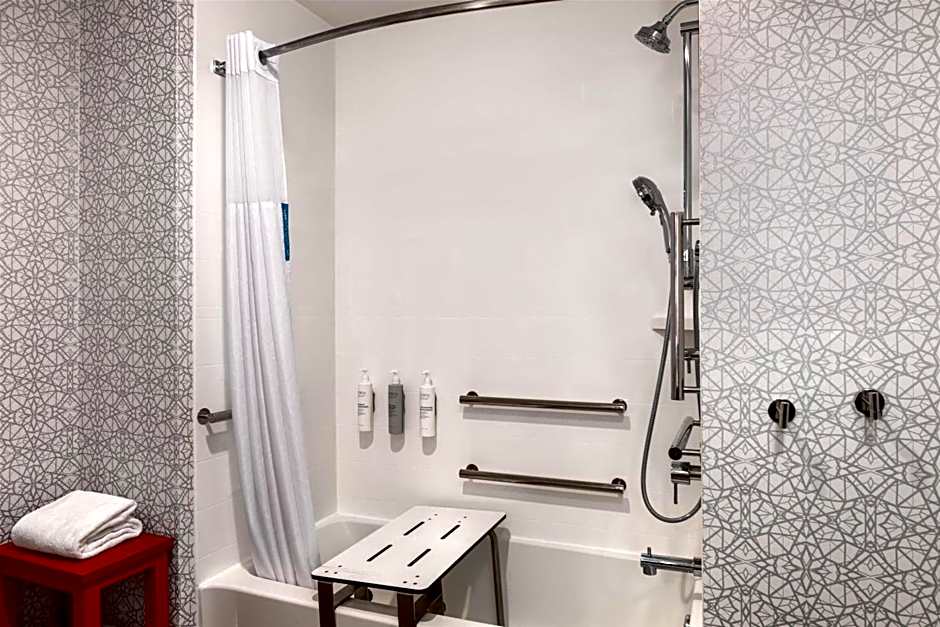 Hampton Inn By Hilton & Suites West Bend