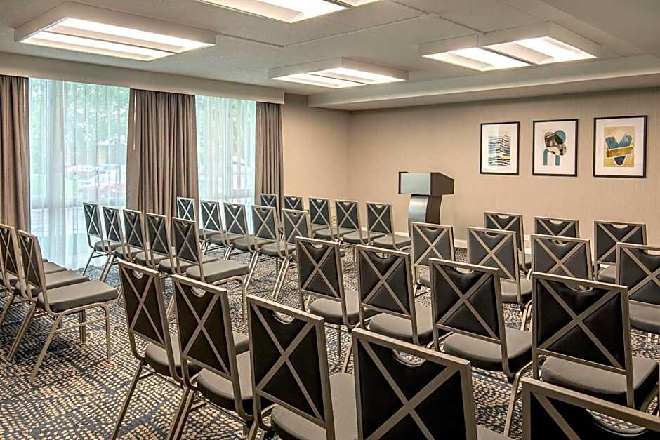 DoubleTree By Hilton Hotel And Conference Center Chicago North Shore