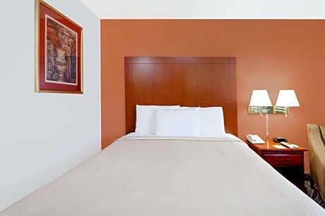 1 King Bed, Executive Room, Non-Smoking