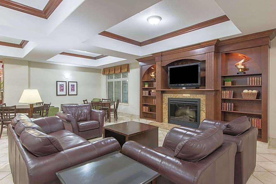 Ramada by Wyndham Wainwright