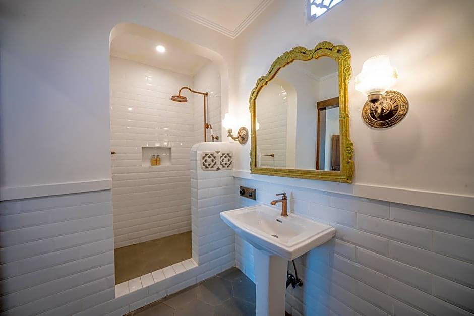 Pitaloka Hotel Sanur By DeWizZ Management