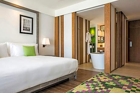 Deluxe Ocean View Room