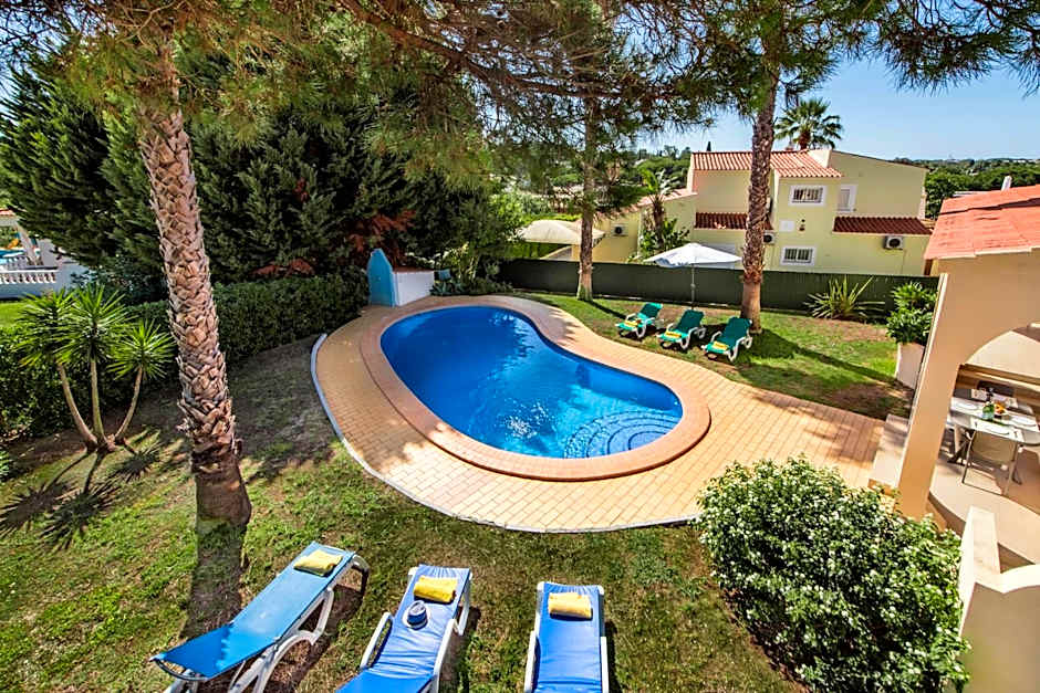 Exclusive Retreat in Vilamoura, private pool, off-street parking, Free AC wifi