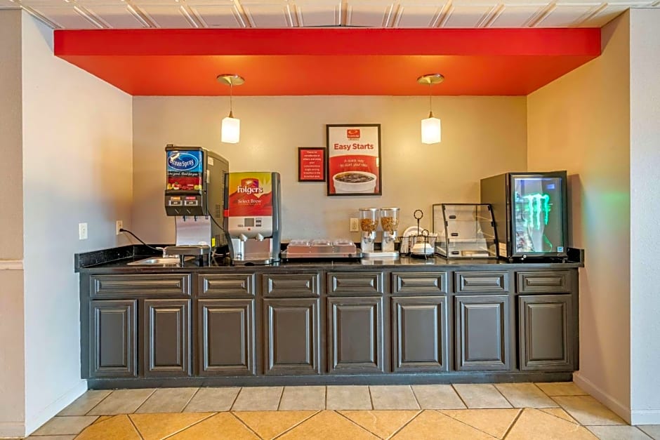 Econo Lodge Inn & Suites Granite City