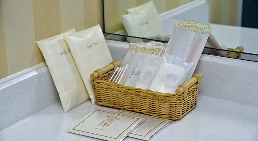 The Crest Hotel Kashiwa