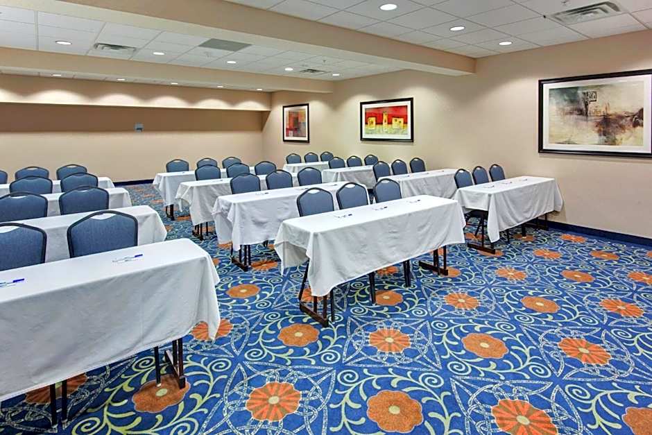 Holiday Inn Express Hotel & Suites - Novi By IHG