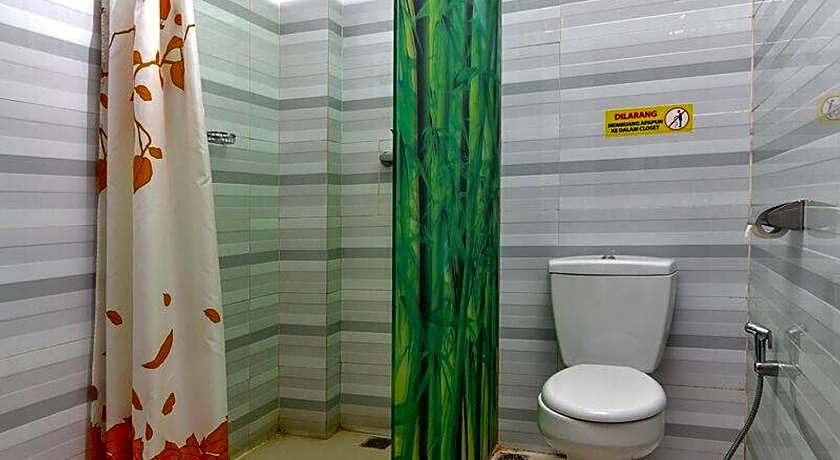 RedDoorz Plus near Mall Bali Galeria 2