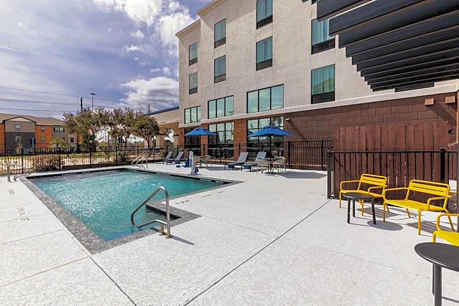 Hampton Inn By Hilton And Suites Tomball