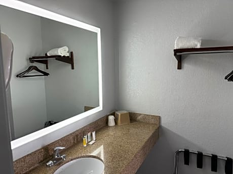 2 Double Beds Bay View Second Floor Non-Smoking
