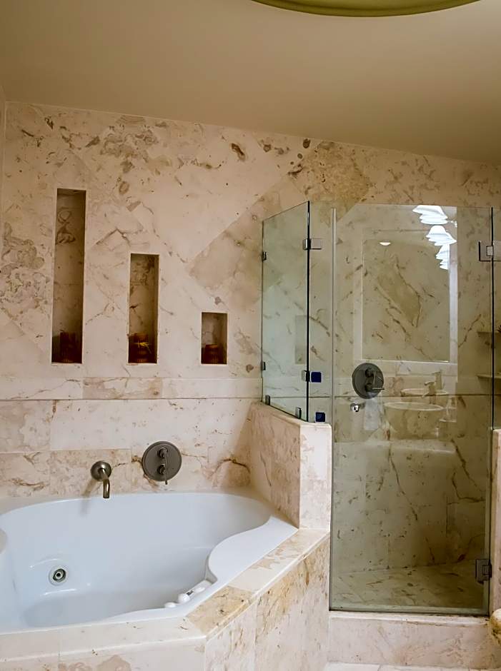 Belizean Cove Estates