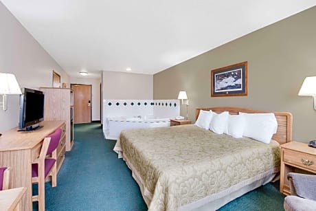 1 King Bed Studio Suite Non-Smoking