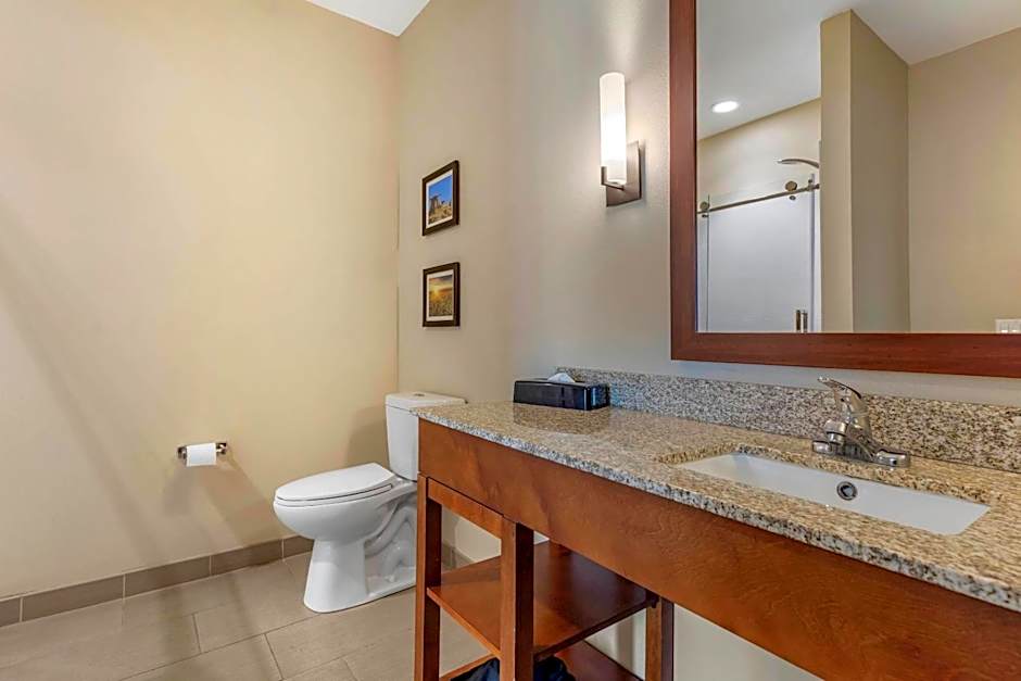 Comfort Inn & Suites Edgewood