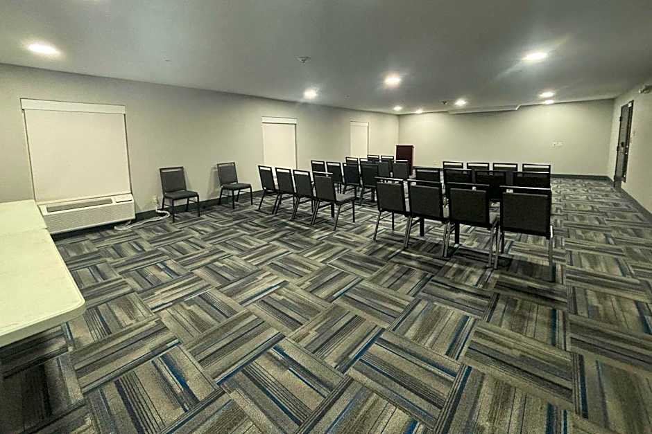 Quality Inn & Suites at Airport Blvd I-65