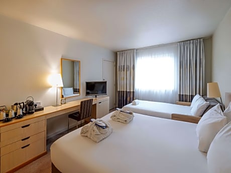 Executive Room with 1 double bed and sofa