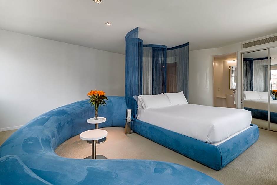 Photo 1 of 6 of Junior Suite