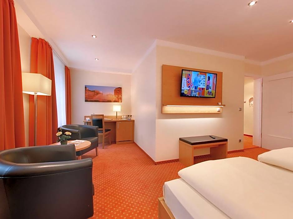 Hotel Kriemhild am Hirschgarten in Munich-Nymphenburg