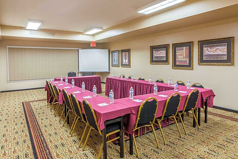 Hawthorn Extended Stay by Wyndham Bloomington