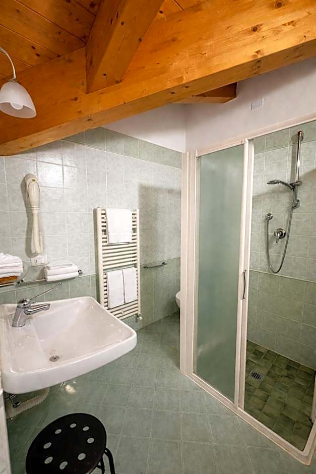 Hotel Sasselli Dipendenza Hotel Zamagna