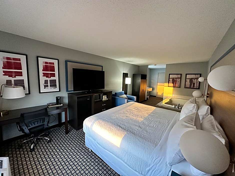 AmericInn by Wyndham Reedsburg