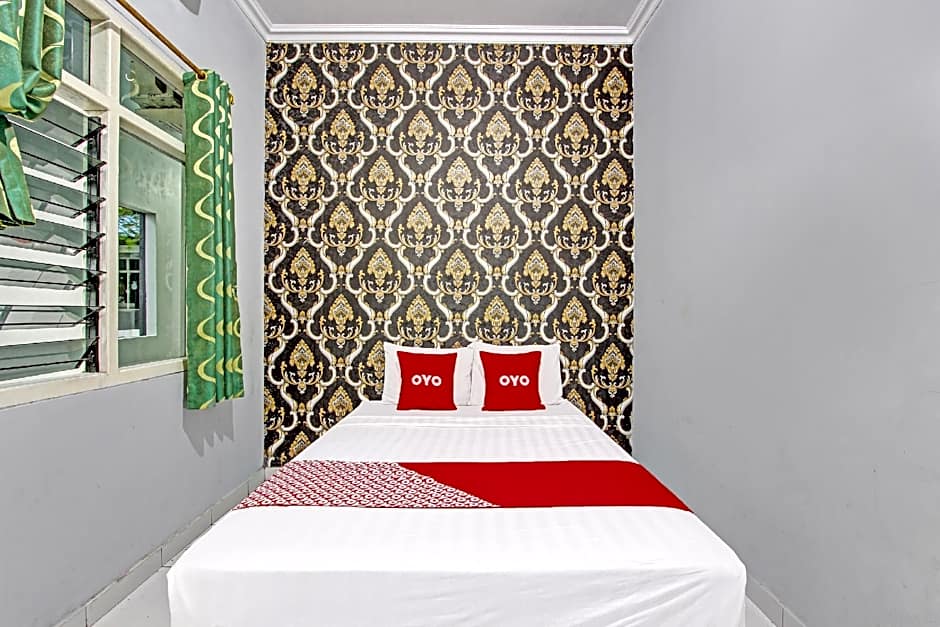 OYO 92287 Hotel Aji Mantoro