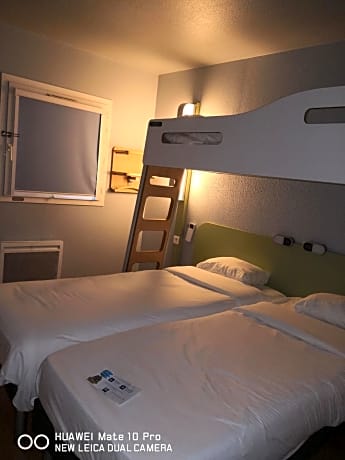 Triple Room with Three Single Beds