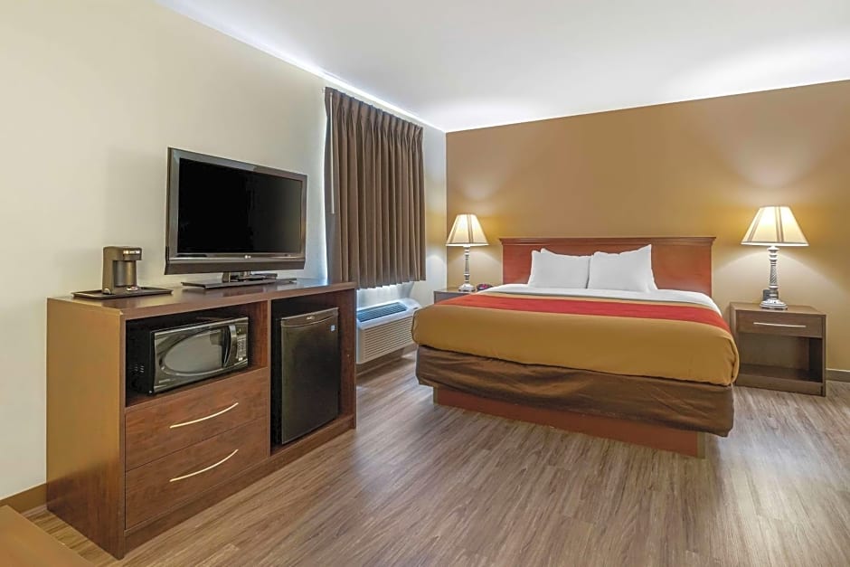 Econo Lodge Inn & Suites Fairgrounds
