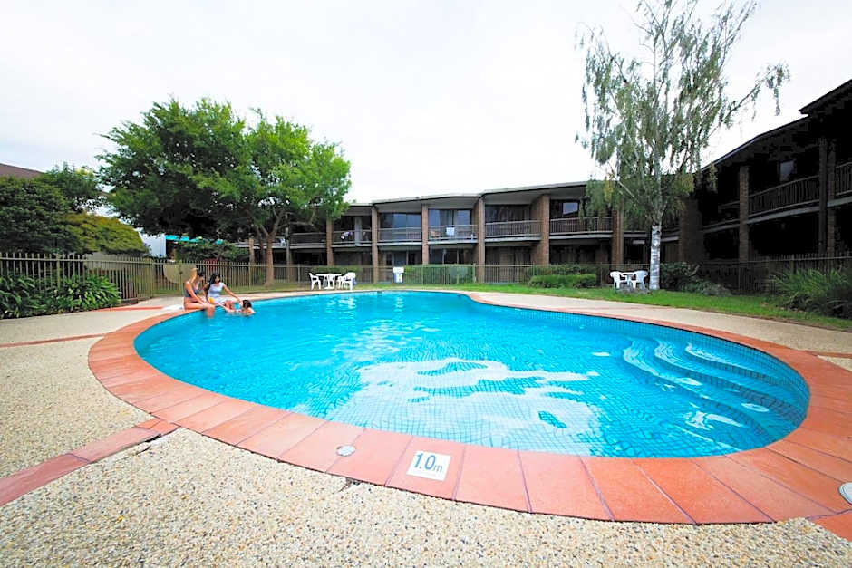 Sandown Regency Hotel & Apartments