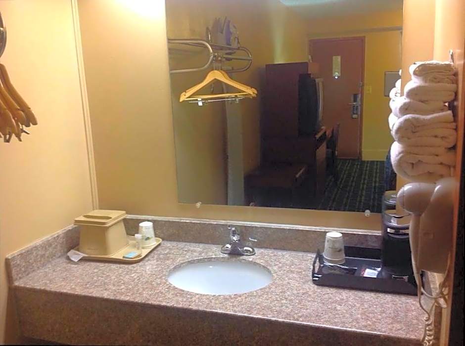 Hilltop Inn