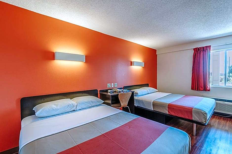 Motel 6-Martinsburg, WV