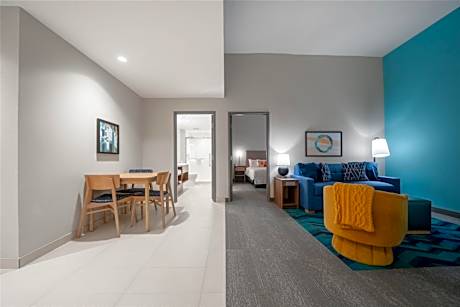 One-Bedroom King Suite