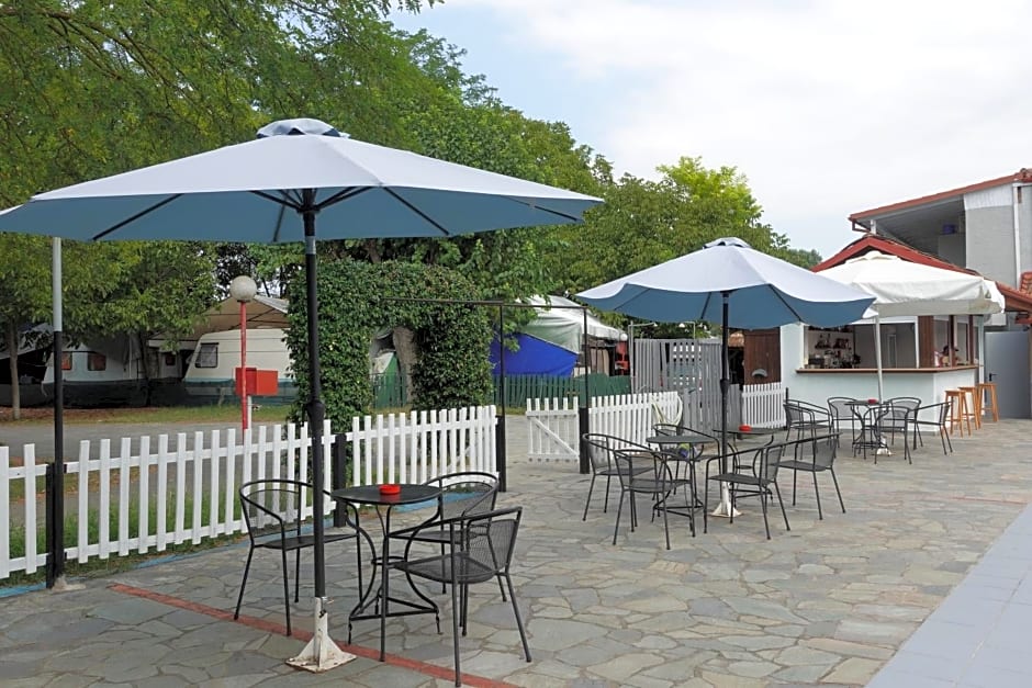 Camping Mitikas and Bungalows