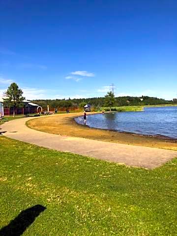 Shoreside Inn & Suites