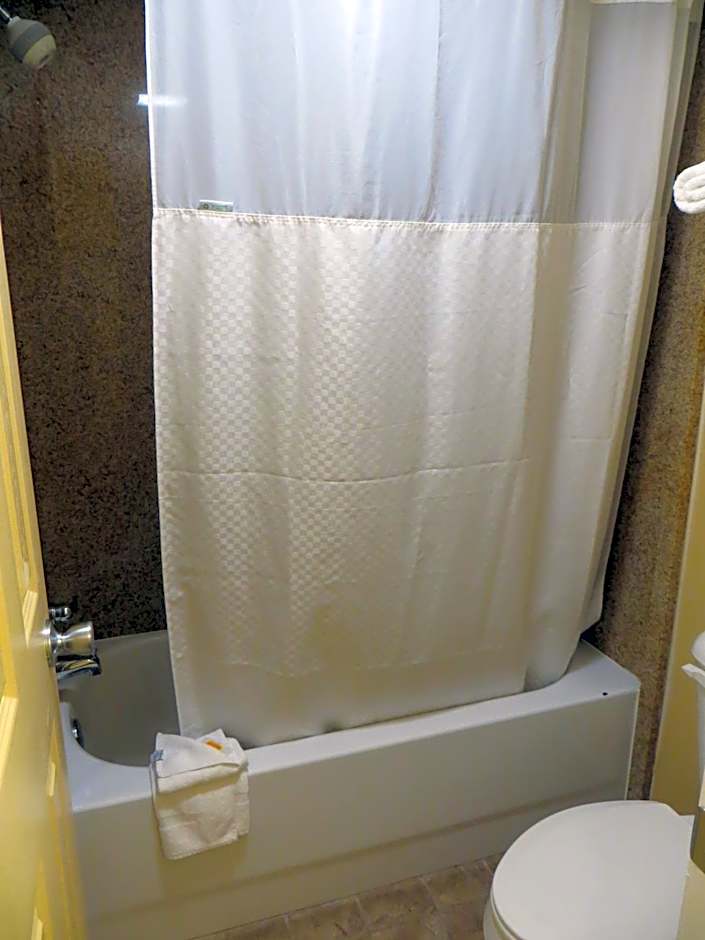 Days Inn by Wyndham Canton