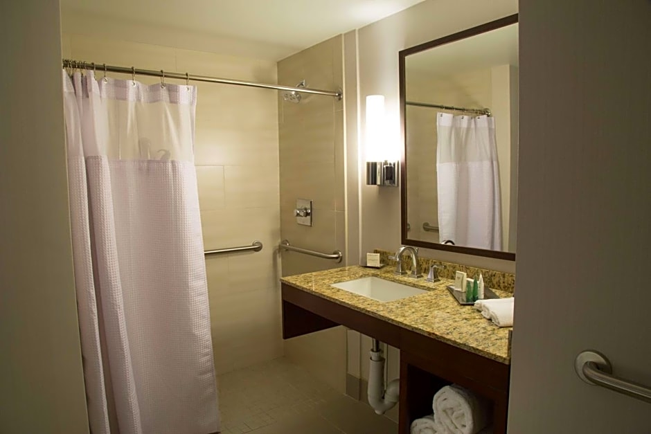 Hilton Kansas City Airport
