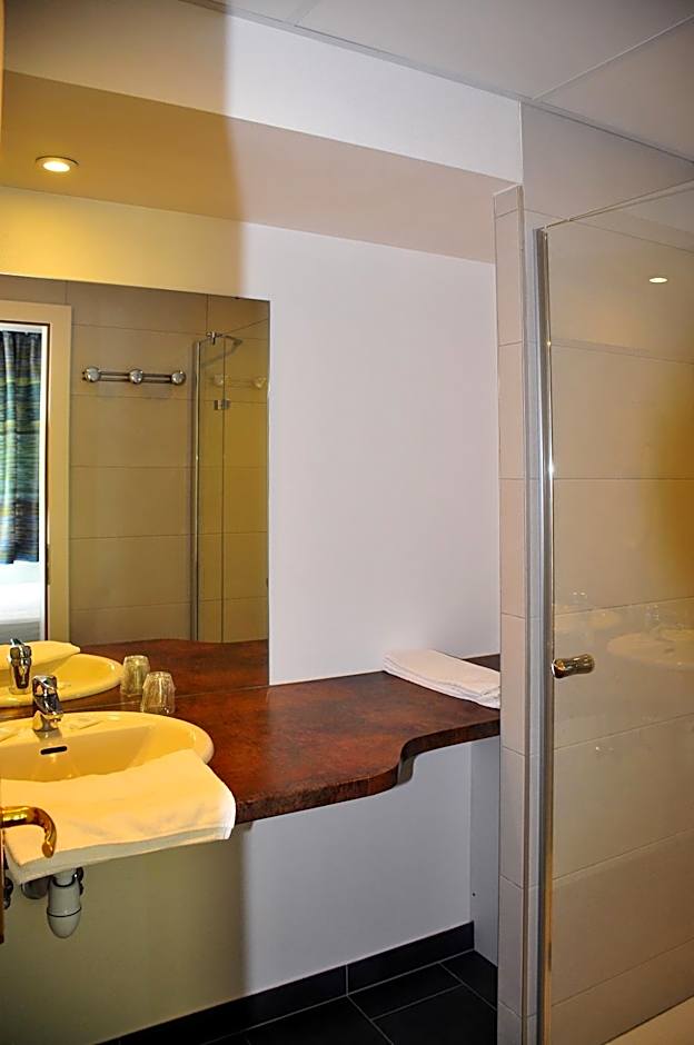 Logis Hôtel - Restaurant Aux Bruyères