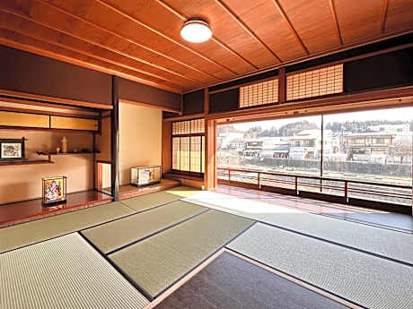Quadruple Room with Shared Bathroom