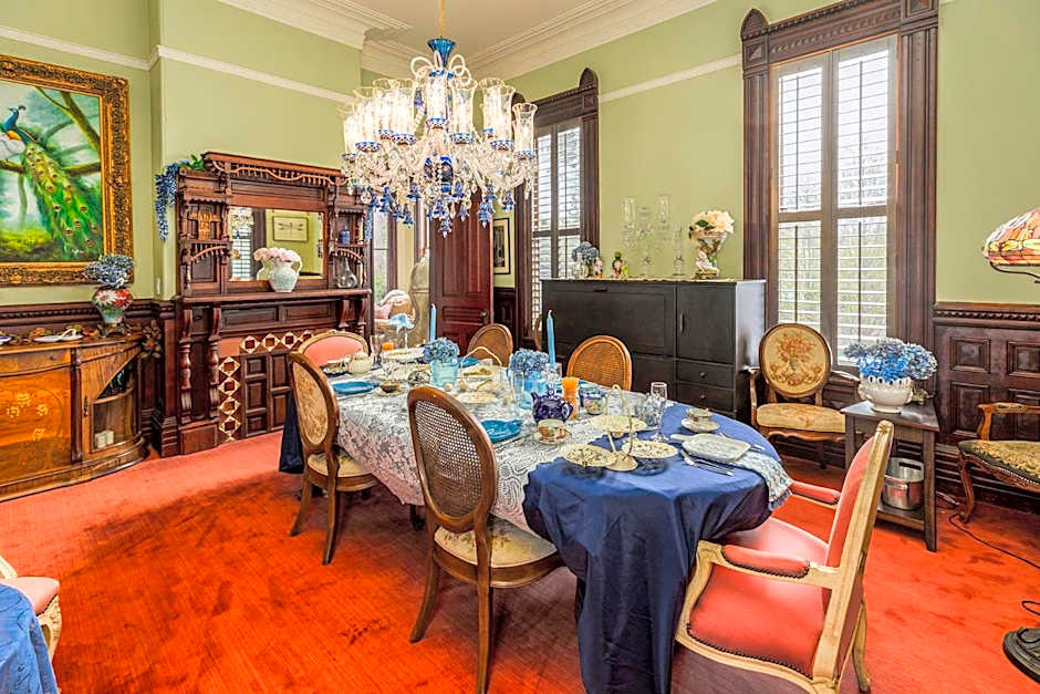 Pinc Lady Mansion