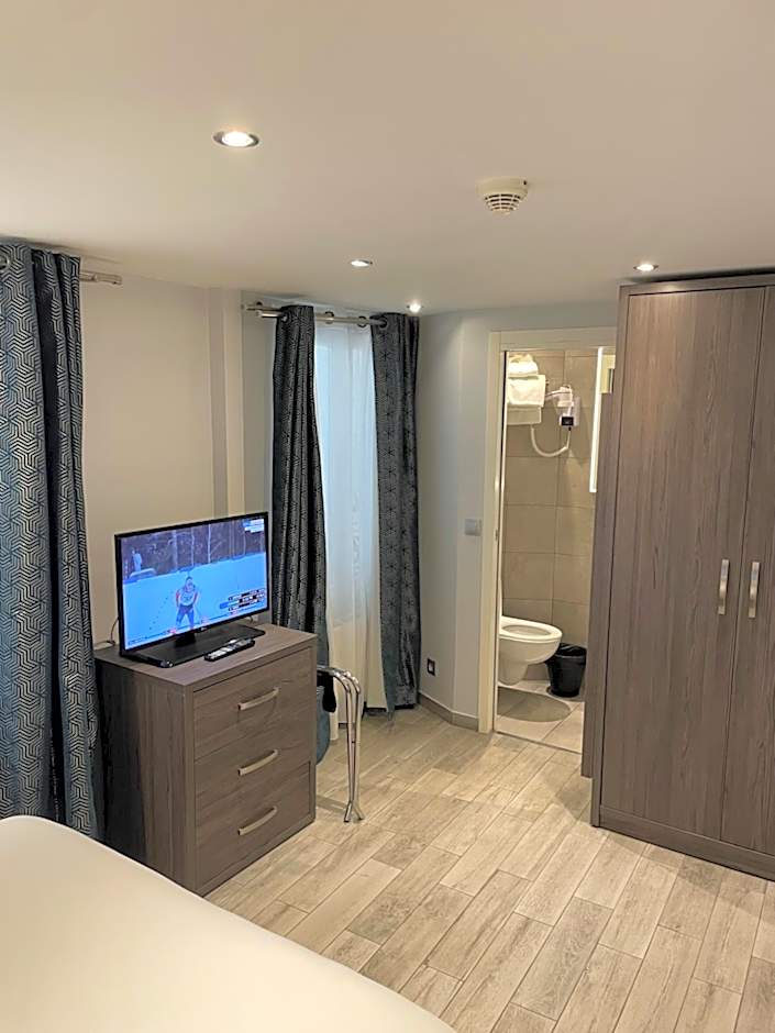 Mary's Hotel Republique